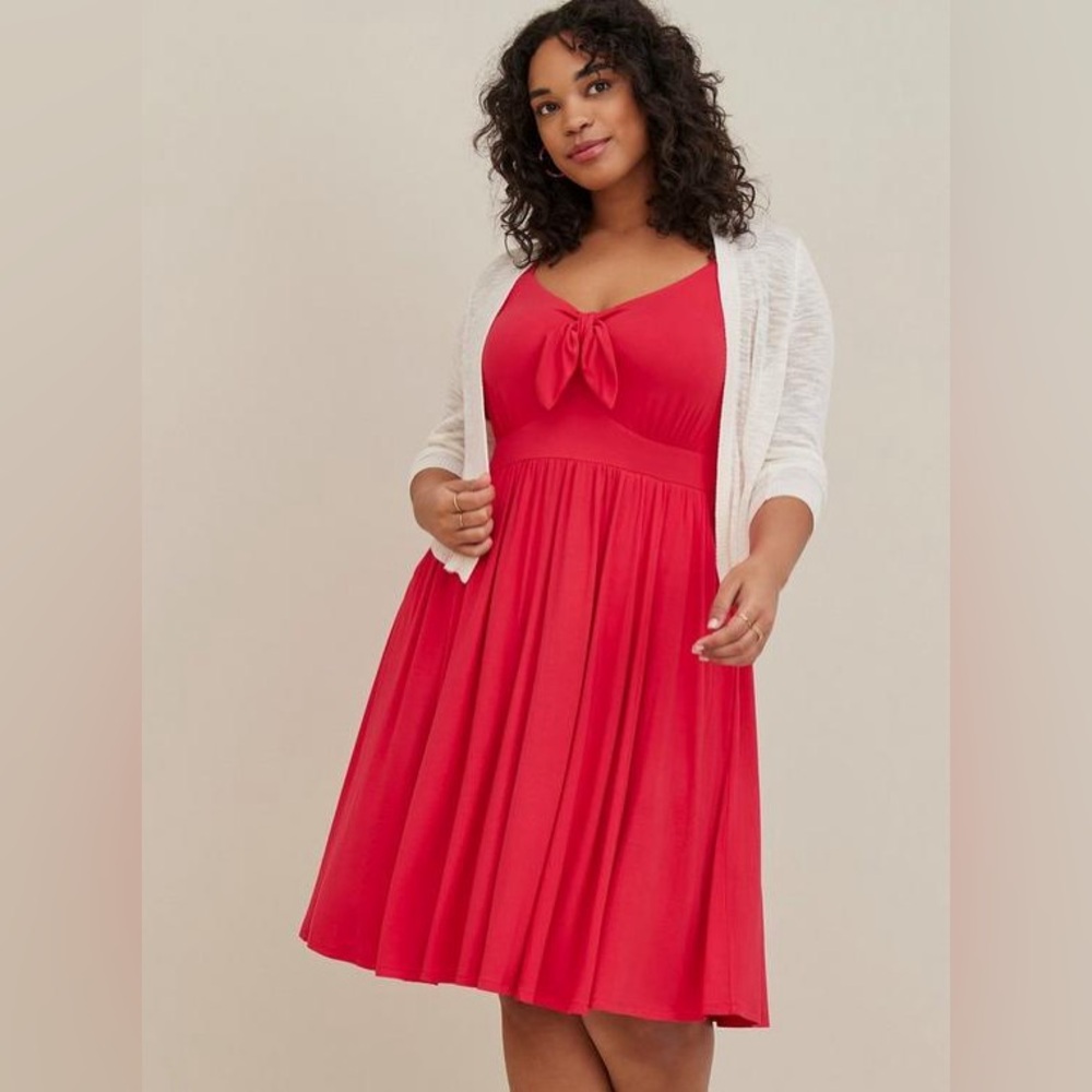 Plus Size - Picture 5 of 8